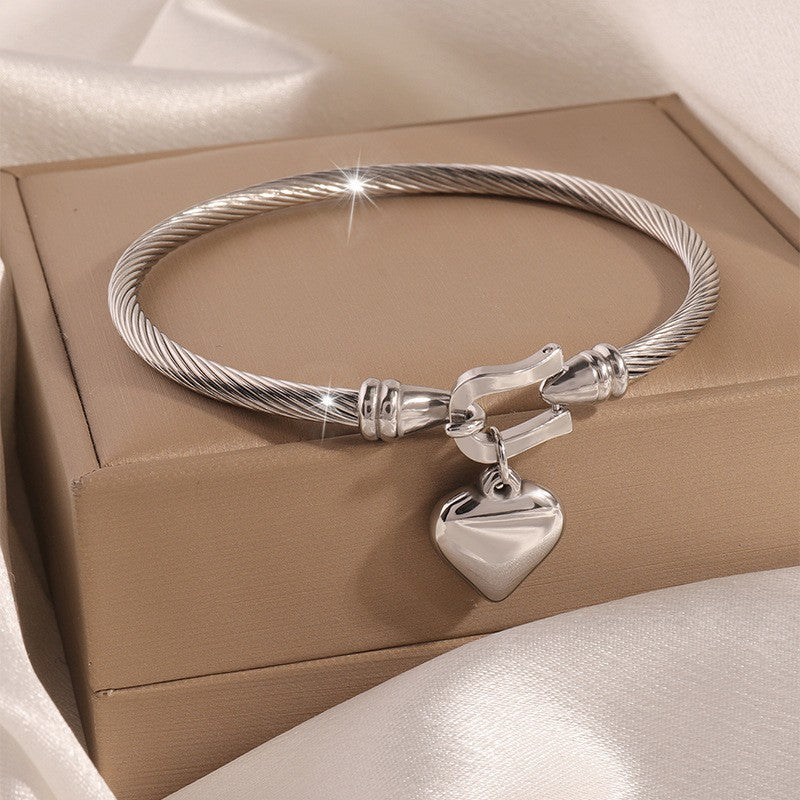 Bracelete Aço de Titânio | Fecho Ferradura com Coração | Não Oxida
