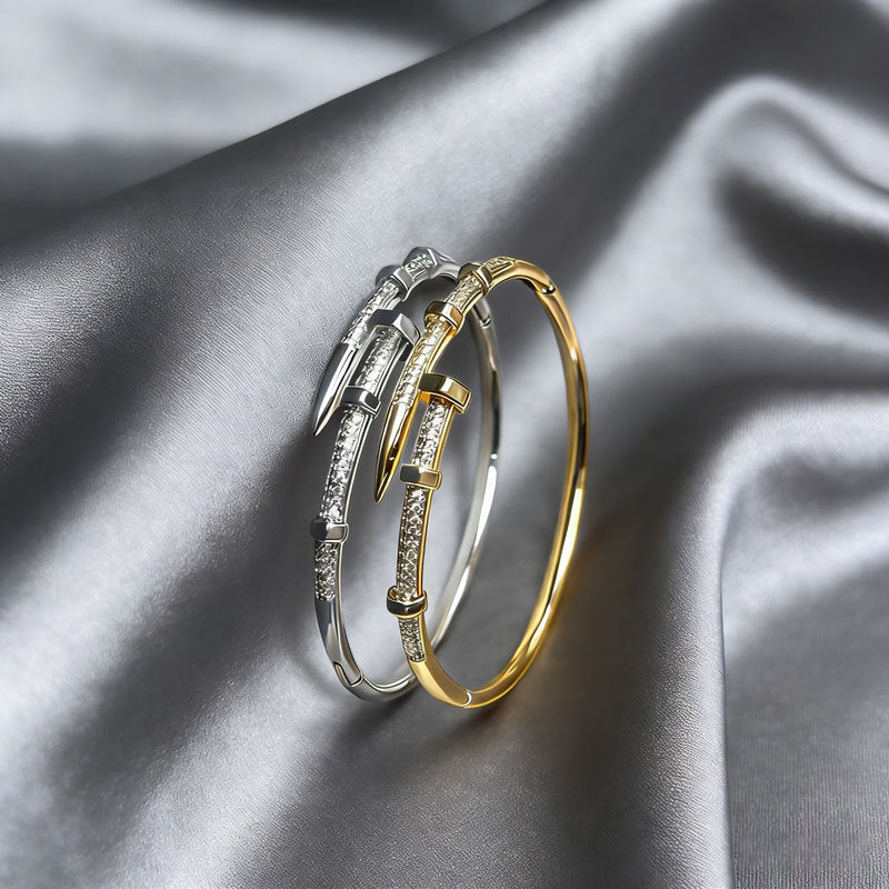 Pulseira Feminina Texturada em Aço de Titânio | Banho a Ouro 18K | Não Oxida