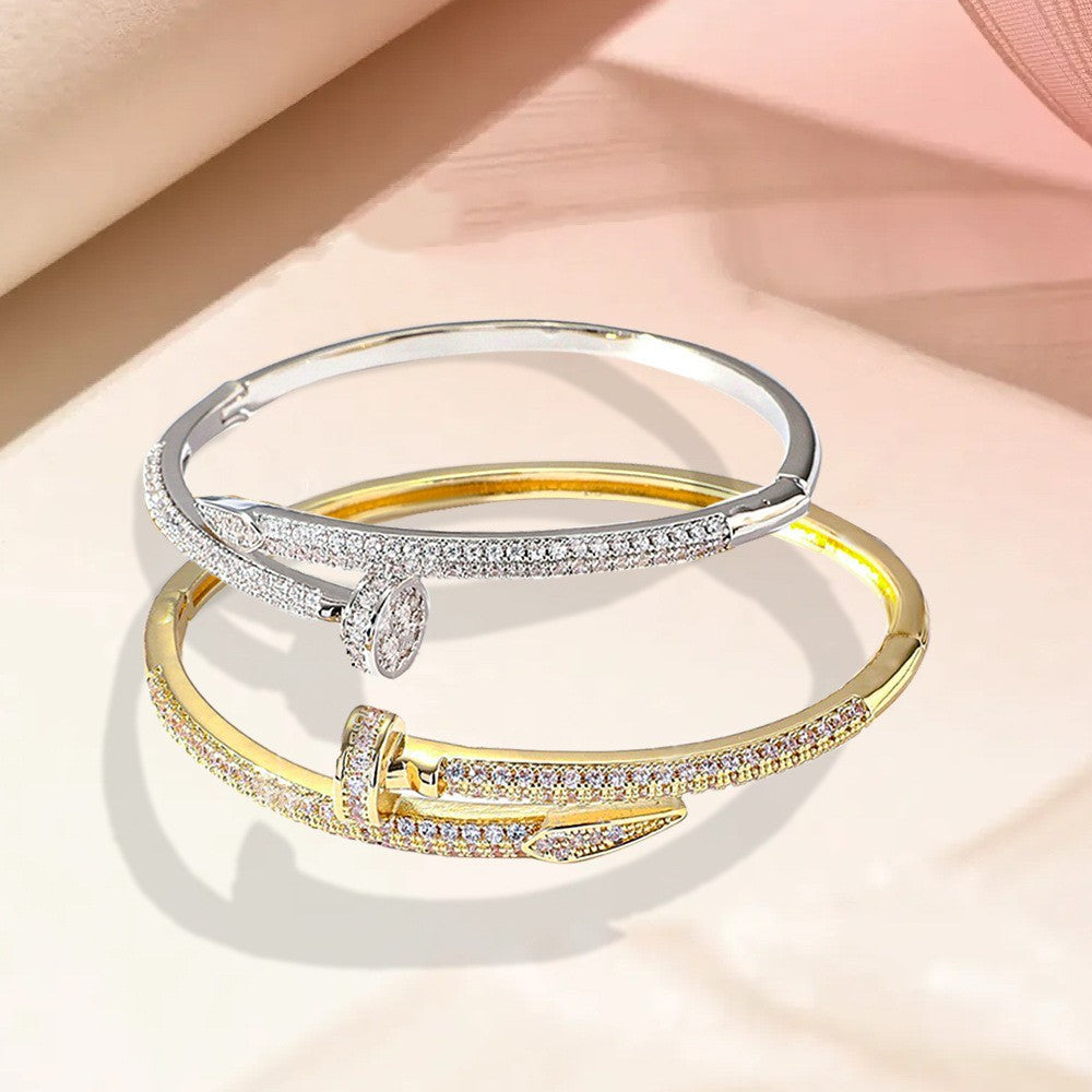 Pulseira Feminina Texturada em Aço de Titânio | Banho a Ouro 18K | Não Oxida