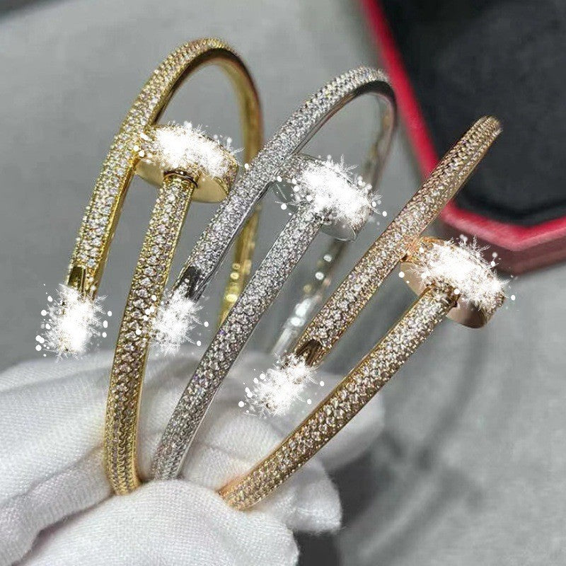 Pulseira Feminina Texturada em Aço de Titânio | Banho a Ouro 18K | Não Oxida